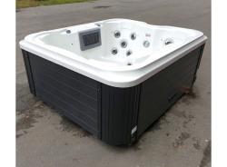 Гидромассажный мини спа-бассейн JNJ Spas Octave